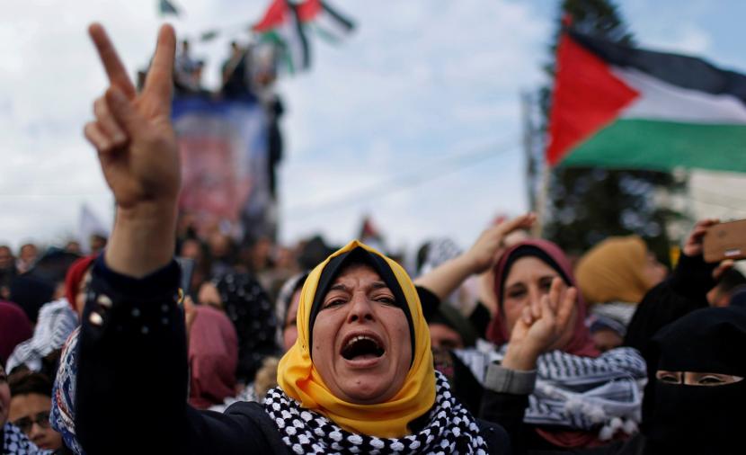 دراسة: ازدياد معدلات الفقر والبطالة والعنف بين النساء في غزة
